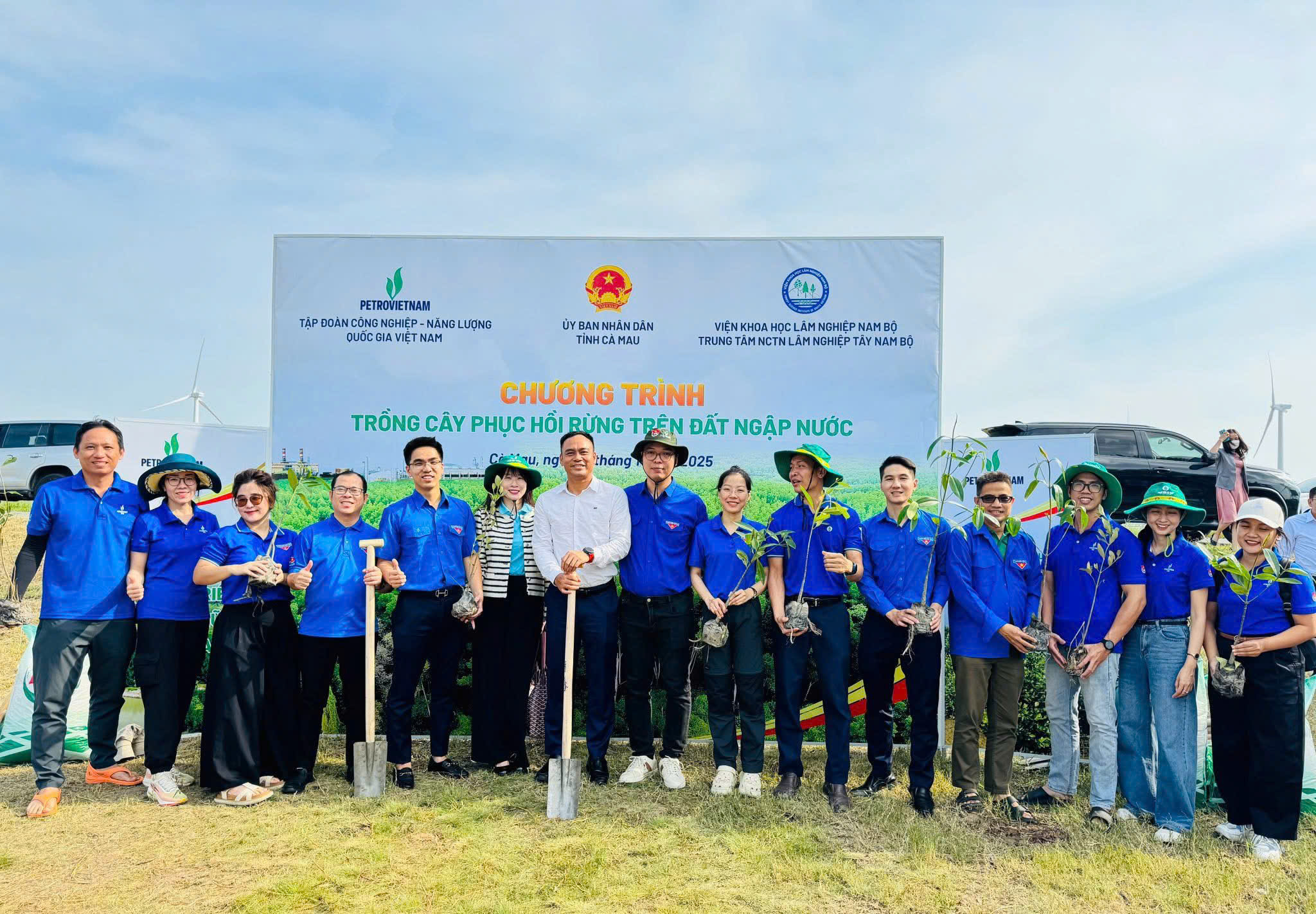 TUỔI TRẺ PPC “TRIỆU BƯỚC CHÂN ƯƠM MẦM BỀN VỮNG”  TẠI CÀ MAU MARATHON 2025