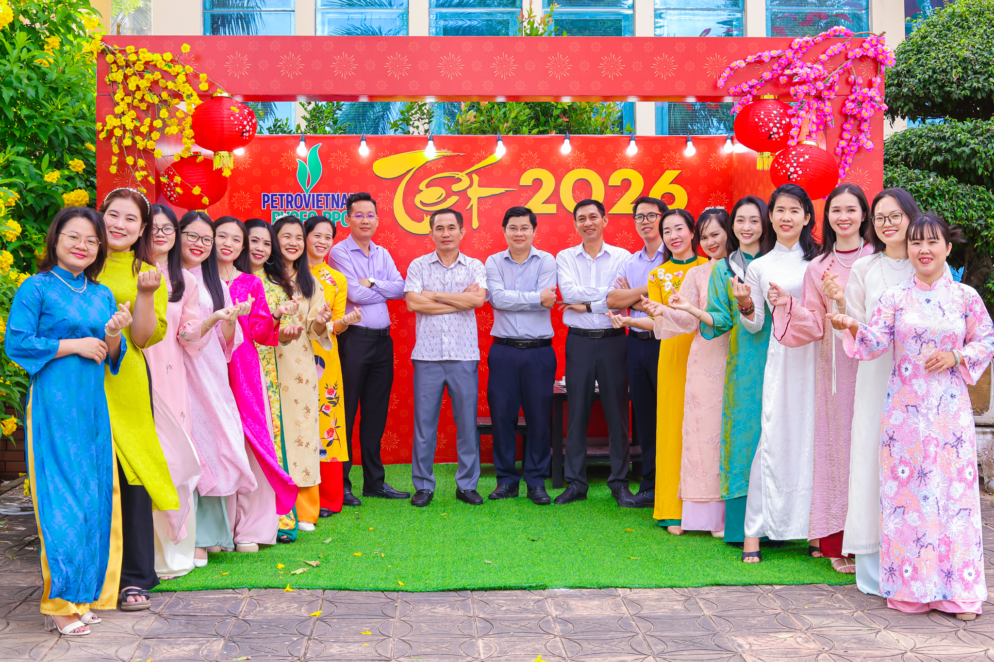 ÁO DÀI XUÂN – SẮC TẾT CÔNG SỞ